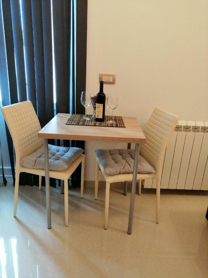 Studio Apartman Irena 2 Bijela Esterno foto