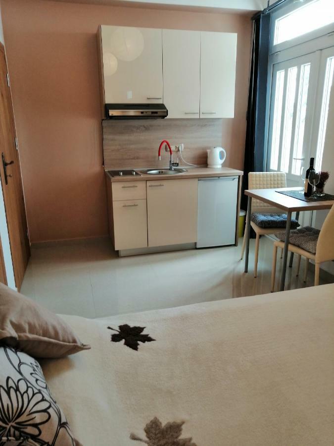 Studio Apartman Irena 2 Bijela Esterno foto