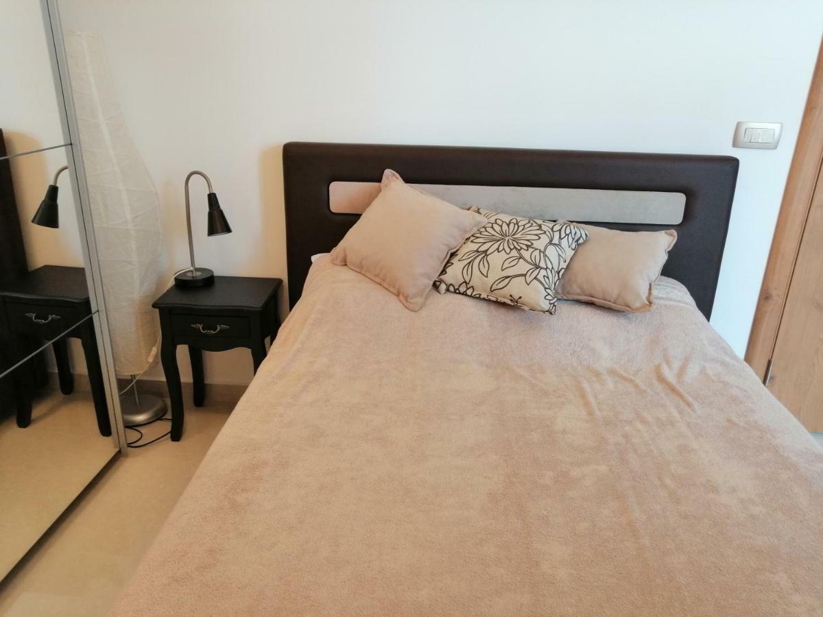 Studio Apartman Irena 2 Bijela Esterno foto